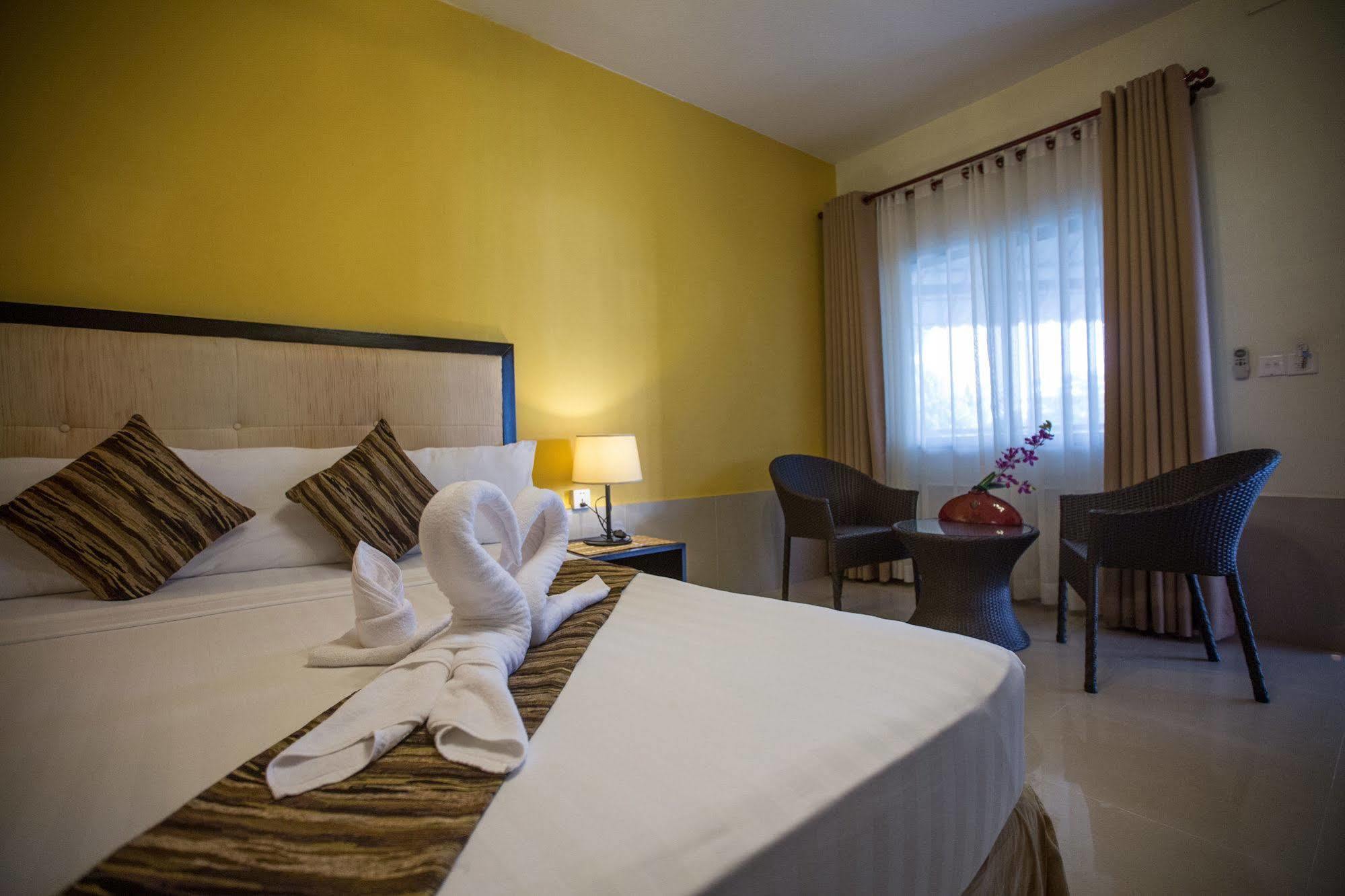 Coolabah Hotel Сіануквіль Екстер'єр фото